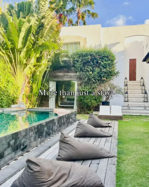 This is what "home away from home" actually looks like 🤍Take a look inside Villa Casa Bianca 👉Book your stay today only through  link in bio ✨