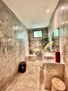 Modern 1-Bed Apt
